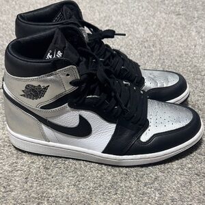 Nike Men's Silver and Black Sneakers